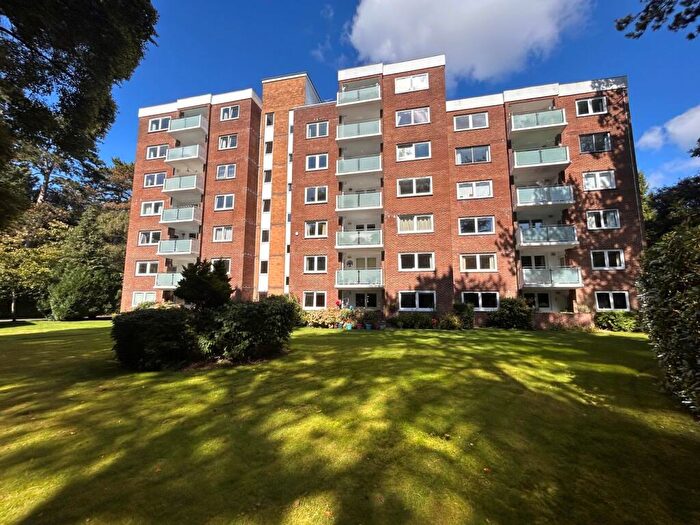 2 Bedroom Apartment For Sale In The Avenue, Poole, BH13