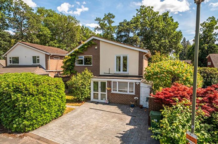4 Bedroom Detached House To Rent In Inglewood Avenue, Camberley, GU15