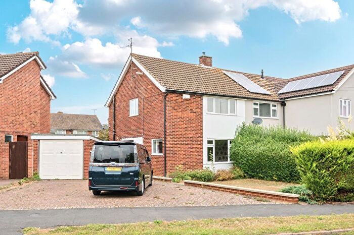 3 Bedroom Semi-Detached House To Rent In Welbeck Road, Aylesbury, HP21