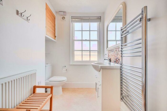 1 Bedroom Flat To Rent In Castle Street, Canterbury, CT1