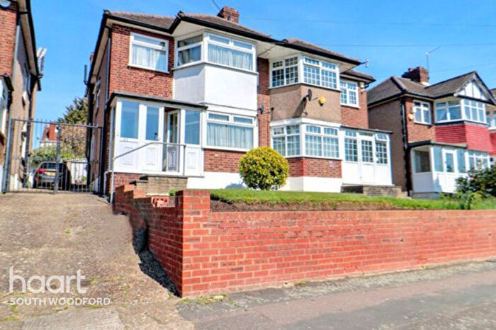 3 Bedroom Semi-Detached House For Sale In Southend Road, Woodford Green, IG8