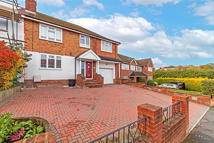 5 Bedroom Semi Detached House For Sale In The Ridgeway, St. Albans, AL4