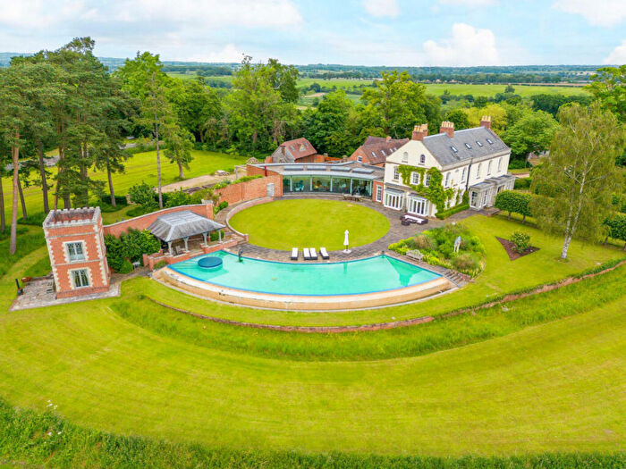 10 Bedroom Detached House For Sale In Hanbury Road, Hanbury, Bromsgrove Worcestershire, B60