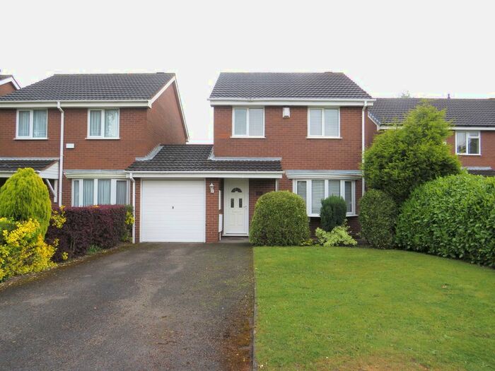 3 Bedroom Link Detached House To Rent In Dovey Drive, Sutton Coldfield, B76