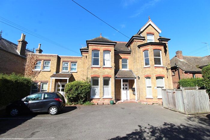 2 Bedroom Apartment For Sale In Callis Court Road, Broadstairs, CT10