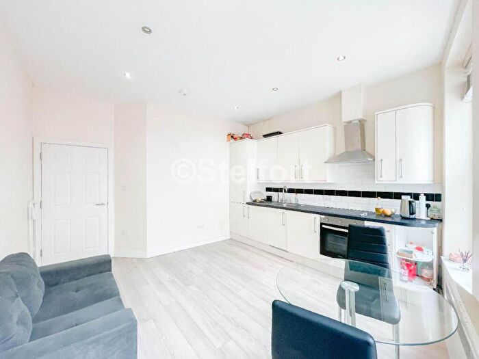 1 Bedroom Apartment To Rent In Holloway Road, London, N7