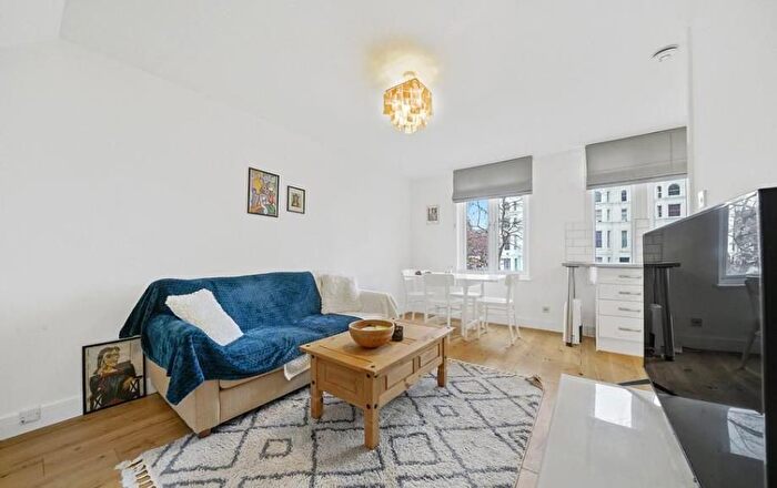 1 Bedroom Flat To Rent In Park Road, Marylebone, London, NW1