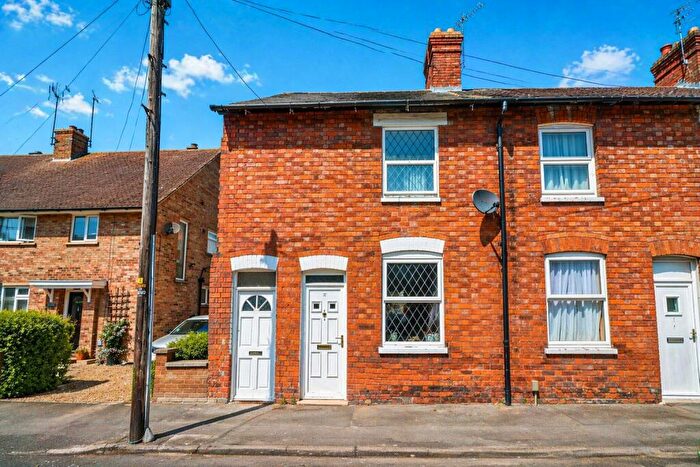 2 Bedroom End Of Terrace House For Sale In Roberts Street, Rushden, NN10