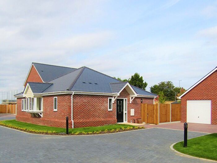 3 Bedroom Detached Bungalow To Rent In Orchard Crescent, Kirby Cross, CO13