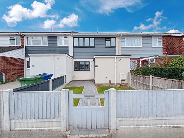 3 Bedroom Terraced House For Sale In Howell Road, Corringham, SS17