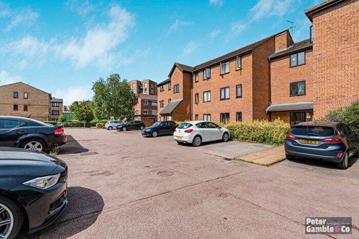2 Bedroom Flat For Sale In Brindley Close, Wembley, HA0