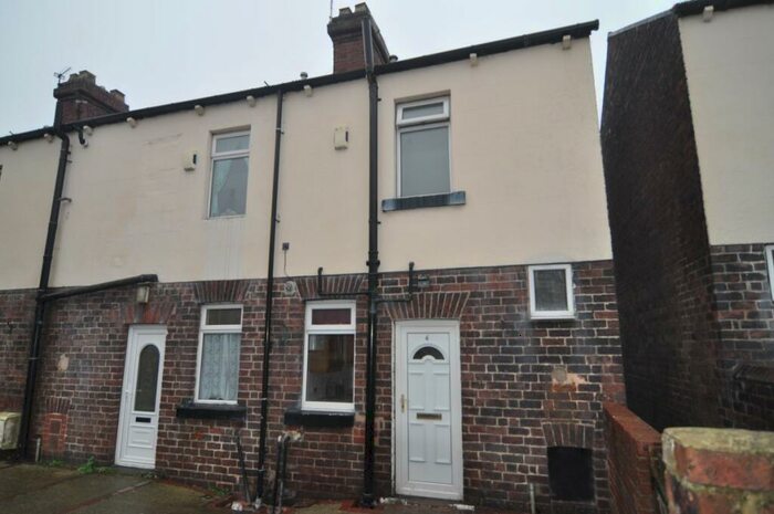 2 Bedroom House To Rent In College Terrace, Darfield, S73
