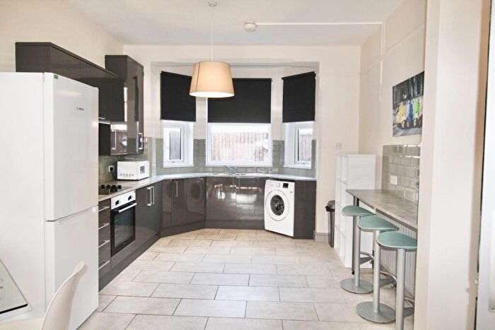 3 Bedroom Semi-Detached House To Rent In (Bed) Shrewsbury Road, Nottingham, NG2