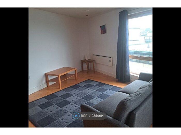 1 Bedroom Flat To Rent In Mcclintock House, Leeds, LS10