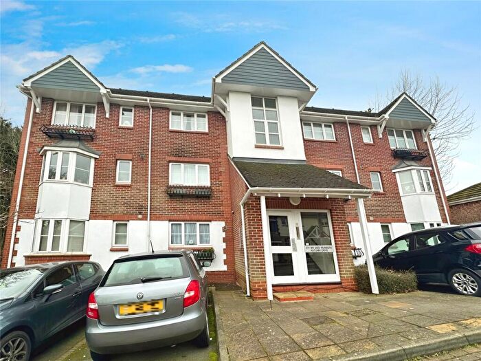 2 Bedroom Flat To Rent In Autumn Drive, Sutton, SM2