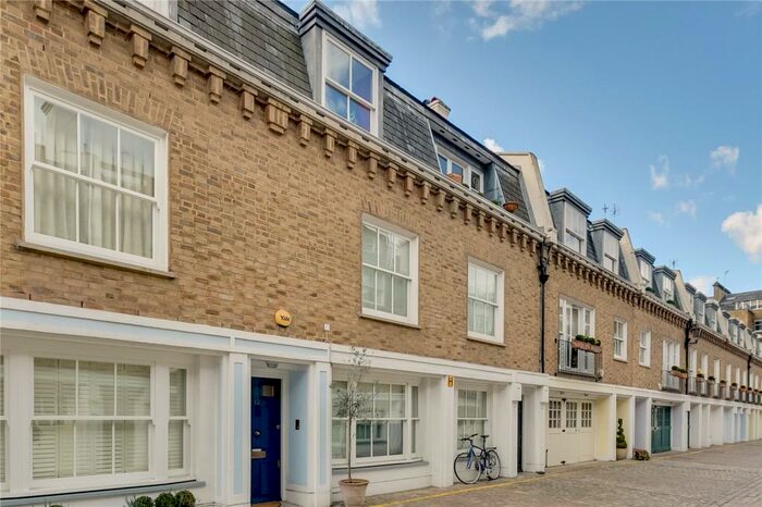2 Bedroom Mews To Rent In Redcliffe Mews, London, SW10