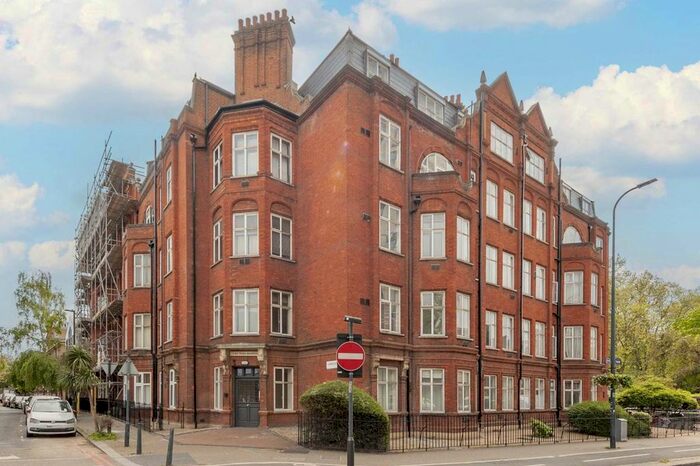 3 Bedroom Flat To Rent In South Lambeth Road, London, SW8
