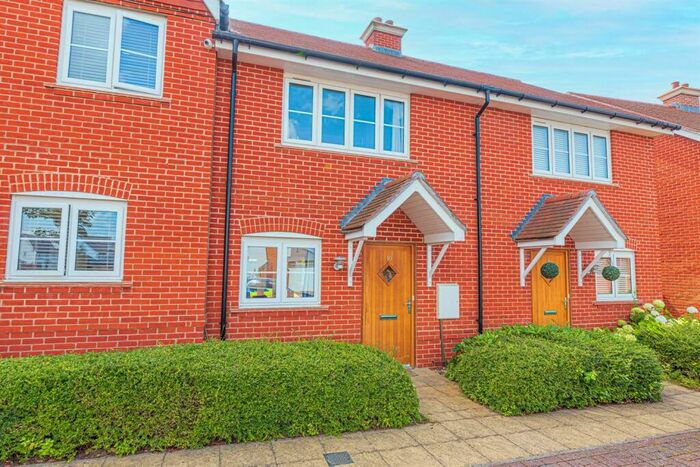 2 Bedroom Detached House To Rent In Culver Grove, Wokingham, RG40