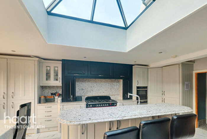 5 Bedroom Semi-Detached House For Sale In Dunheved Road South, Thornton Heath, CR7