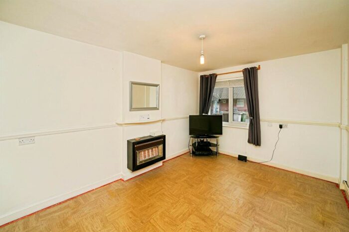 3 Bedroom Semi Detached House For Sale In Palermo Close, Wallasey, CH44