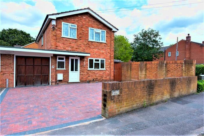 4 Bedroom Link Detached House To Rent In Salisbury Grove, Mytchett, Camberley, Surrey, GU16
