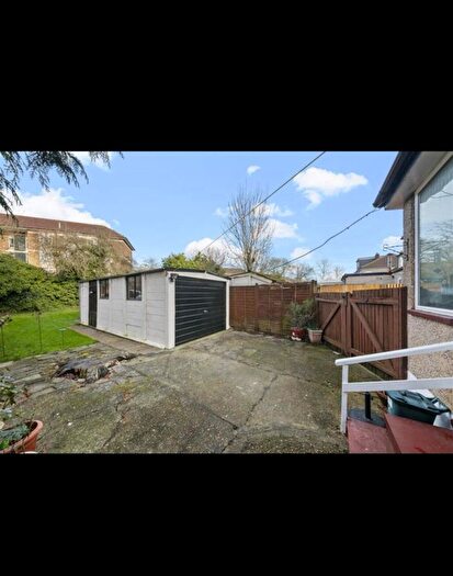 4 Bedroom Semi-Detached House To Rent In Maple Road, Yeading, Hayes, UB4
