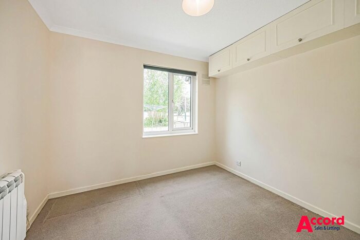 1 Bedroom Maisonette To Rent In Columbine Way, Romford, RM3
