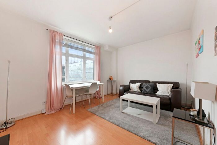 2 Bedroom Flat For Sale In Cliffords Inn, Fetter Lane, EC4A