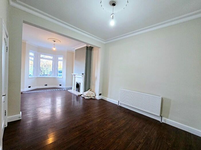 3 Bedroom Terraced House To Rent In Lakedale Road, London, SE18