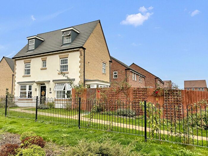 4 Bedroom Detached House For Sale In Great Hall Drive, Bury St. Edmunds, IP32