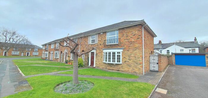 3 Bedroom End Of Terrace House To Rent In West Common Close, Gerrards Cross, SL9