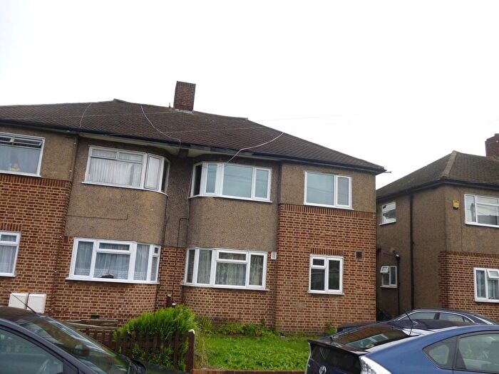 2 Bedroom Maisonette To Rent In Grove Road, Mitcham, CR4