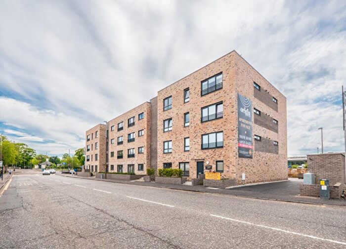 2 Bedroom Flat To Rent In Meadow Place Road, Edinburgh, Midlothian, EH12