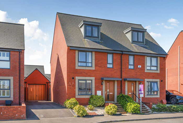 3 Bedroom Semi Detached House For Sale In Arcadius Way, Keynsham, Bristol, Somerset, BS31