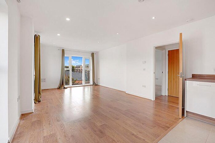 2 Bedroom Flat To Rent In Westwood Drive, Canterbury, CT2