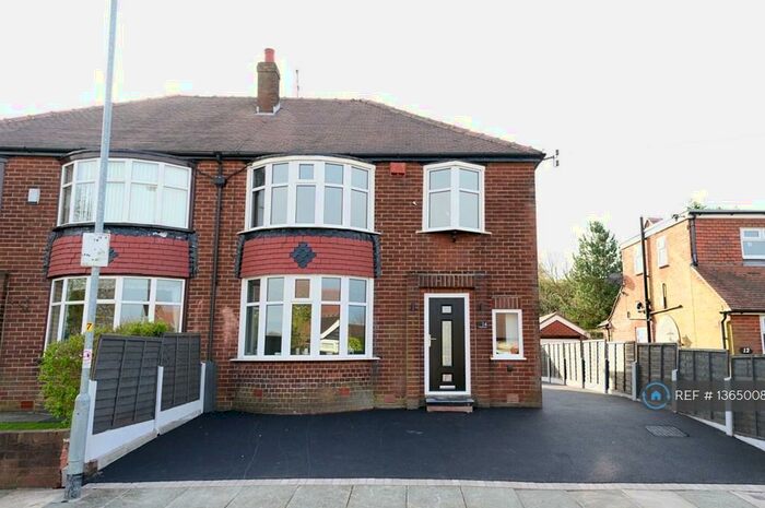 3 Bedroom Semi-Detached House To Rent In Duffield Road, Middleton, Manchester, M24