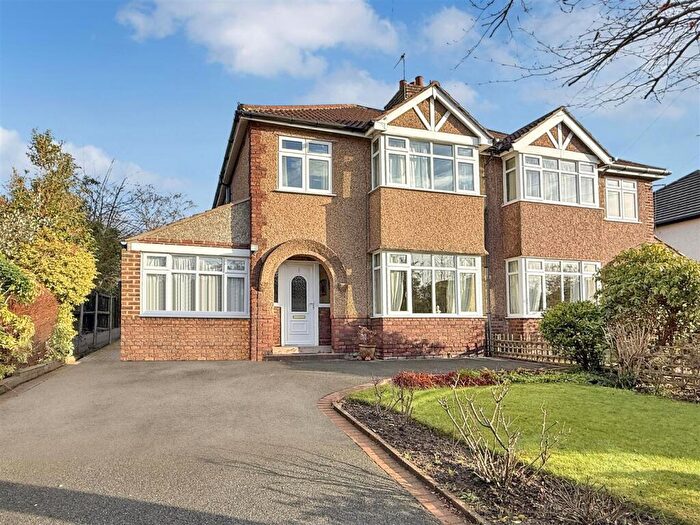 4 Bedroom Semi-Detached House For Sale In Ravenswood Road, Heswall, Wirral, CH61