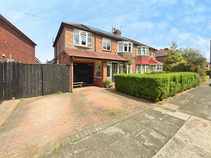 4 Bedroom Semi-Detached House For Sale In Pinetree Gardens, Whitley Bay, NE25
