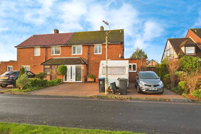 3 Bedroom Semi Detached House For Sale In Thaxted Way, Waltham Abbey, EN9