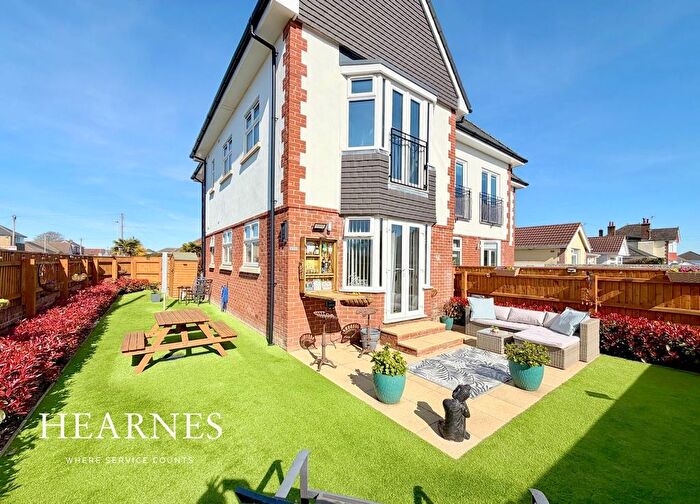 2 Bedroom Flat For Sale In Good Road, Parkstone, Poole, BH12