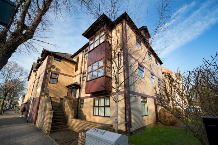 1 Bedroom Flat To Rent In West Grove Court, Roath, Cardiff, CF24