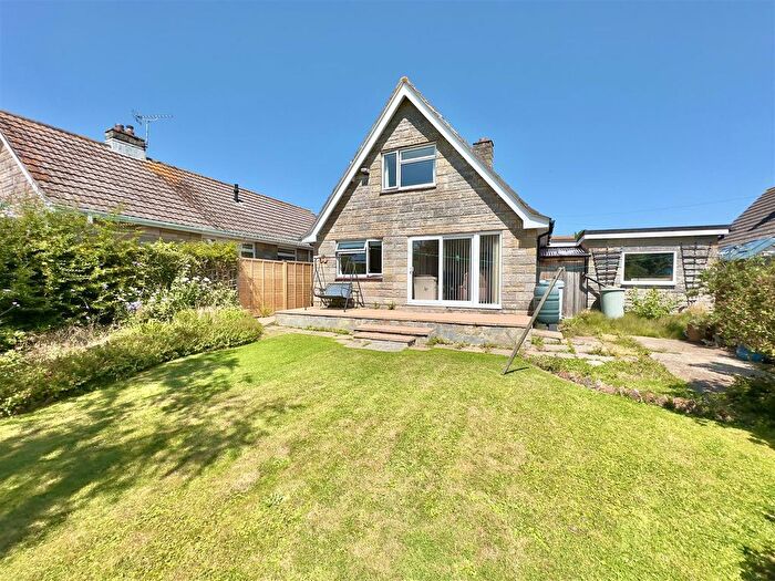 3 Bedroom Detached Bungalow For Sale In Madeira Lane, Freshwater, PO40