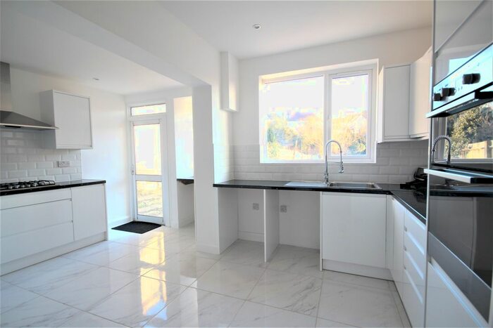 4 Bedroom Semi-Detached House To Rent In Valleyfield Road, Streatham, SW16