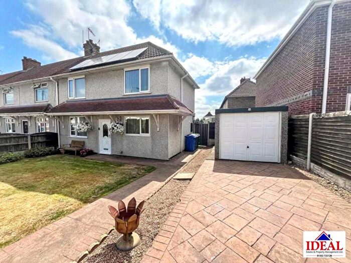 3 Bedroom End Of Terrace House For Sale In Welfare Road, Woodlands, Doncaster, DN6