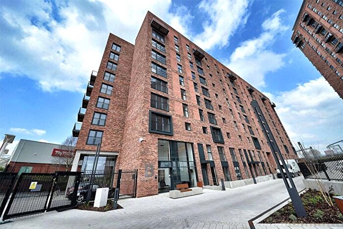 3 Bedroom Apartment To Rent In WIlburn Basin, Ordsall Lane, Salford, M5