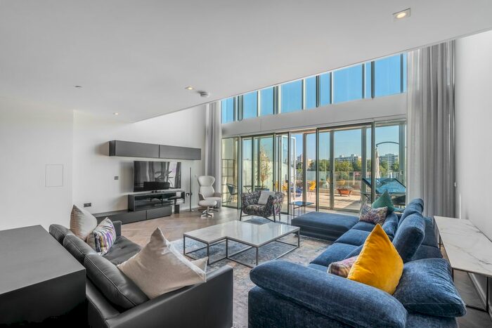 4 Bedroom Town House To Rent In Circus West, Kirtling Street, London, SW11