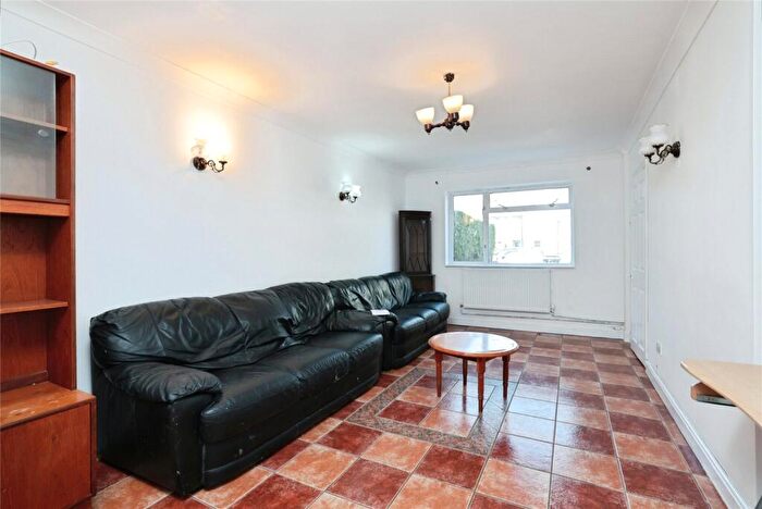 4 Bedroom Detached House To Rent In The Frithe, Slough, Berkshire, SL2