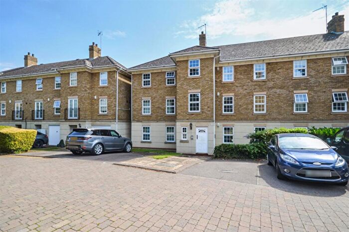 2 Bedroom Apartment To Rent In Scholars Court, Derngate, NN1