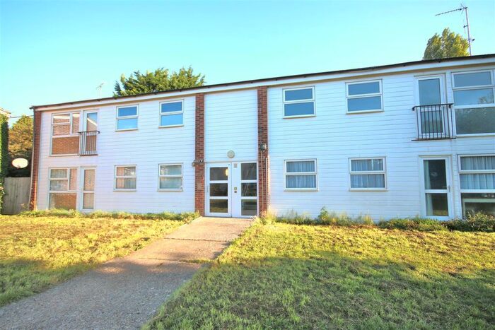 2 Bedroom Flat To Rent In Pondtail Court, Kirby Cross, Frinton-On-Sea, CO13