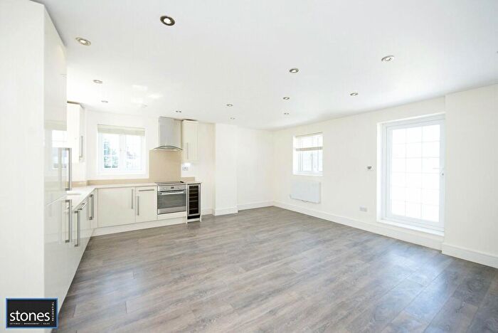3 Bedroom Property To Rent In Maybury Gardens, London, NW10